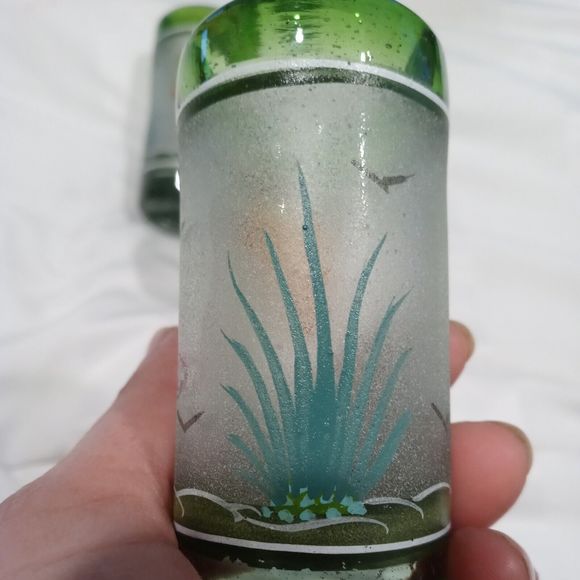 Set of 4 Hand blown Mexican hand painted shot Glasses - Picture 7 of 13